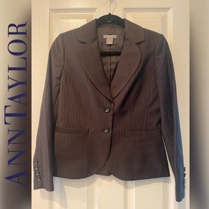 ANN TAYLOR PETITE PINSTRIPED Wool 2 Botton Blazer 4P